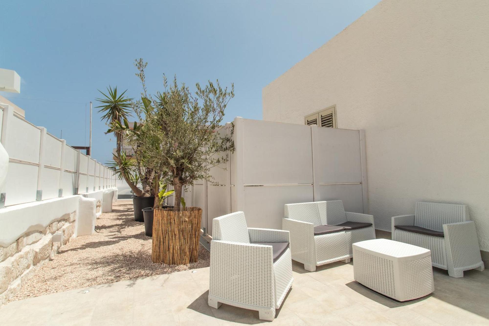 Le Grotte Hotel Лампедуза Екстериор снимка