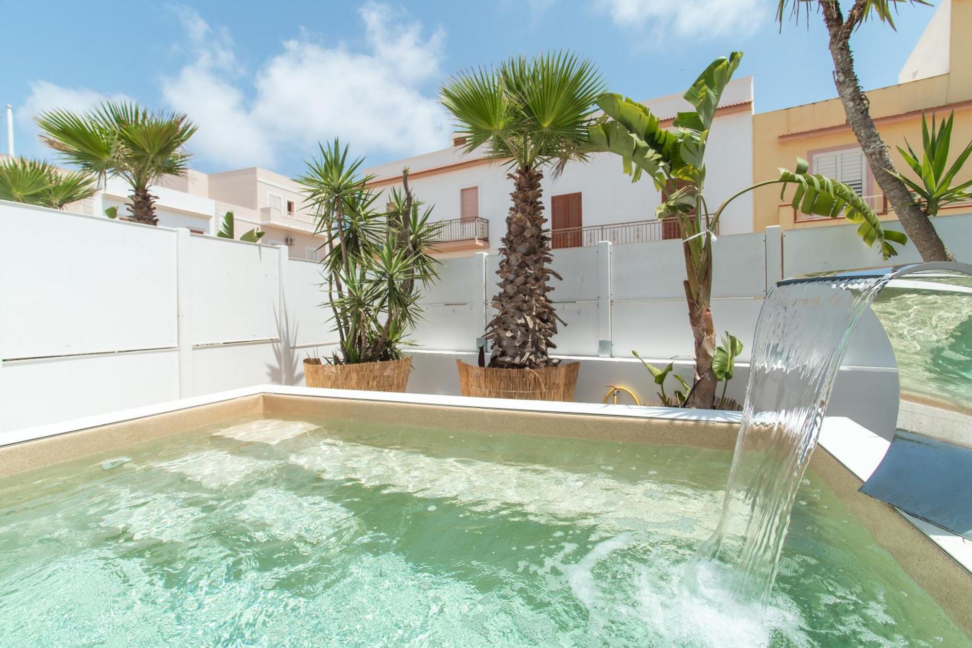 Le Grotte Hotel Лампедуза Екстериор снимка